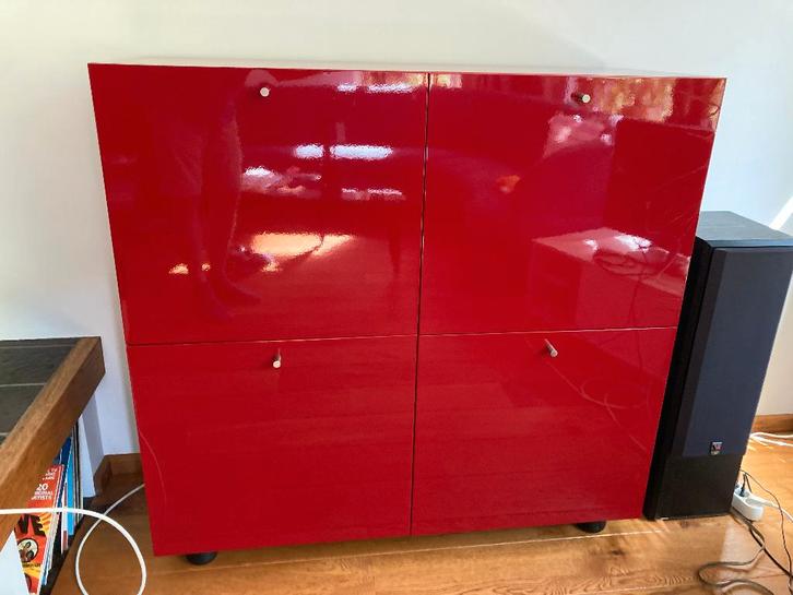 Strakke rode kast van topmerk Cappelini nu in prijs verlaagd, Antiek en Kunst, Antiek | Meubels | Kasten, Ophalen