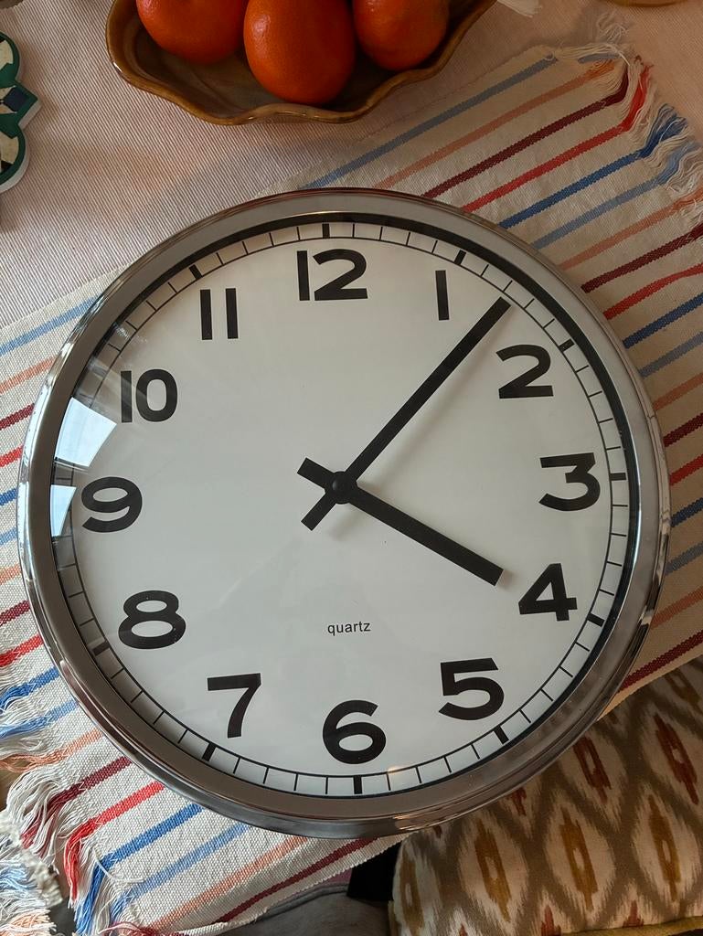 Wandklok - PUGG IKEA, Ophalen of Verzenden, Zo goed als nieuw, Wandklok