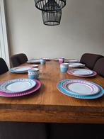 Lief! Servies: 9 dinerborden, 9 ontbijtborden, 5 mokken, Keramiek, Ophalen of Verzenden, Zo goed als nieuw, Overige stijlen