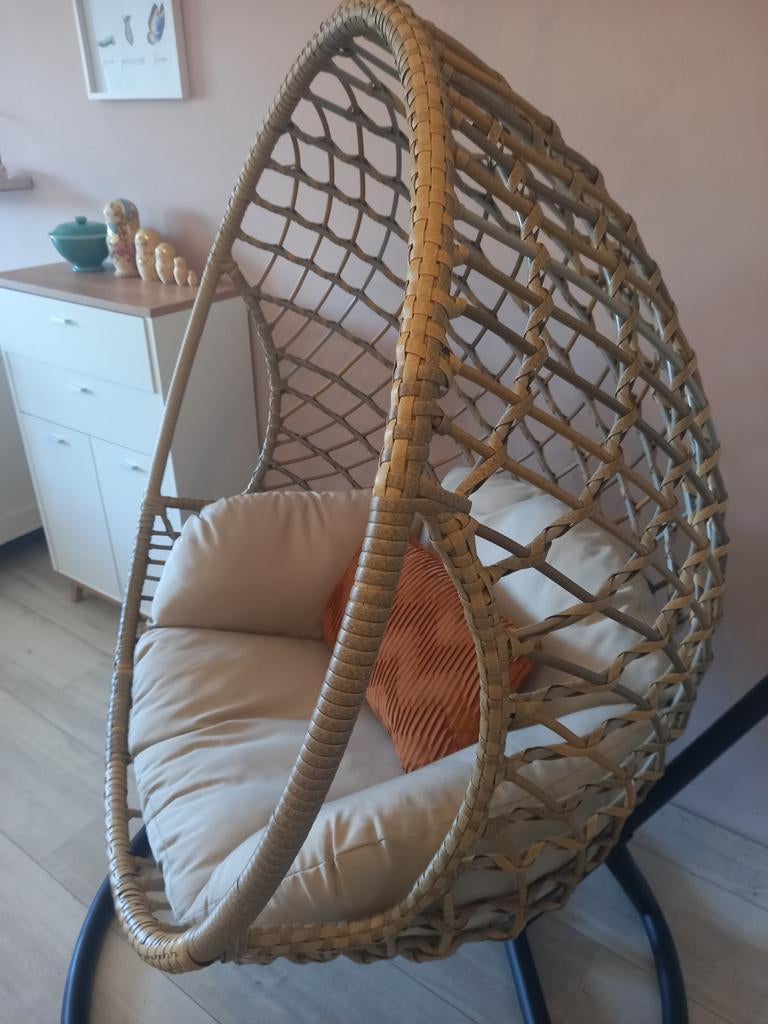 Mooie ei stoel / egg chair van de xenos., Tuin en Terras, Tuinstoelen, Ophalen of Verzenden, Zo goed als nieuw