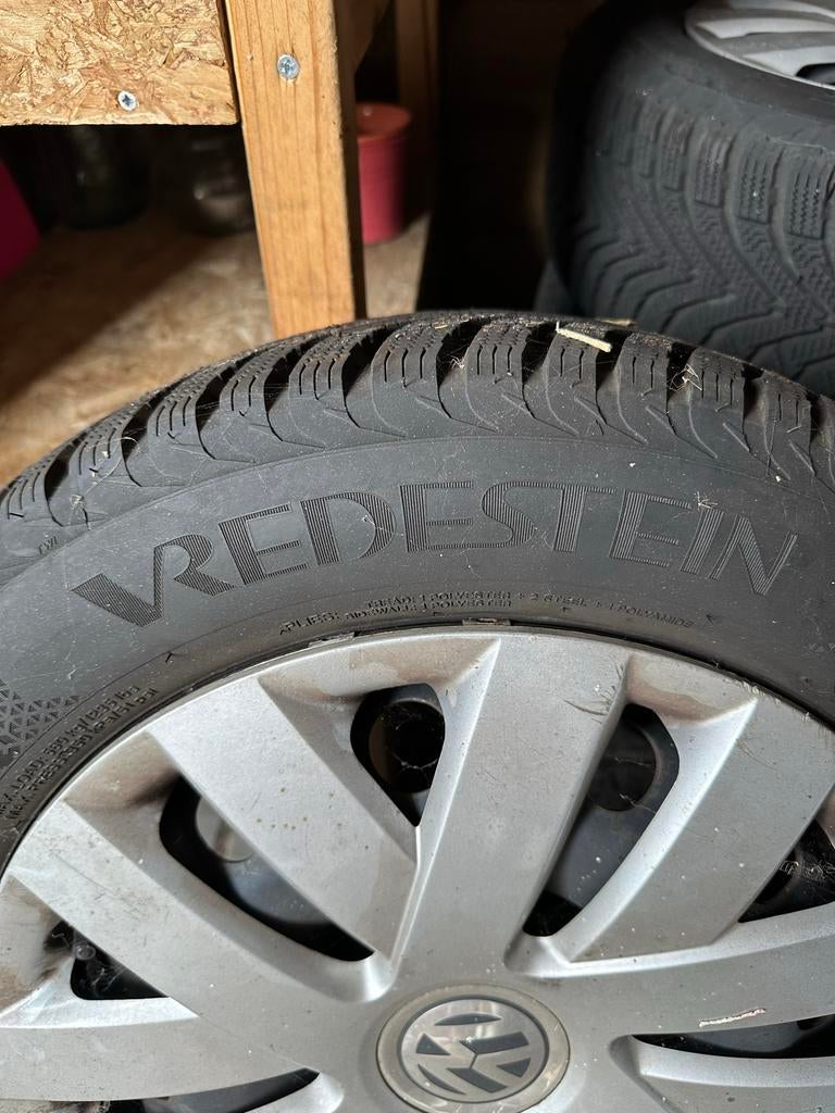 Vredestein Winterbanden met Velgen - 195/65 R15, Auto-onderdelen, Banden en Velgen, Ophalen, Gebruikt, 15 inch, Banden en Velgen