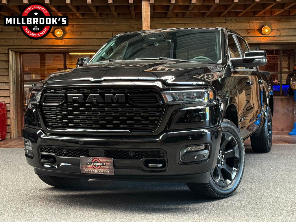 Dodge Ram 1500 Big Horn BPM VRIJ, 2025 Model! Adaptieve crui, Automaat, Parkeercamera, Zwart, 4 stoelen