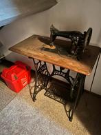 Antieke naaimachine / naaitafel | Pfaff, Ophalen