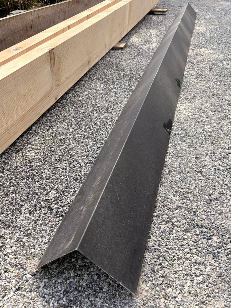 Gratis. Metalen nokvorst gepoedercoat, Ophalen, Overige materialen, Zwart, Zo goed als nieuw