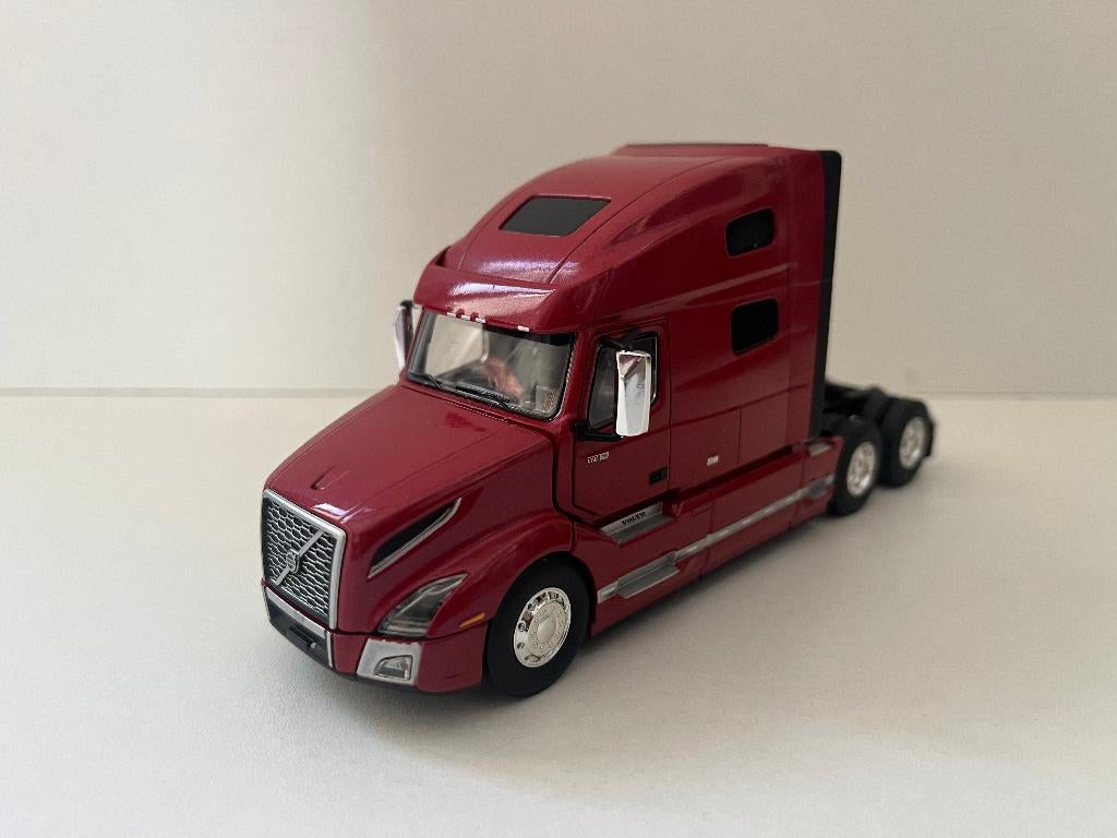 Rode Volvo VNL 760 slaapcabine van First Gear, Hobby en Vrije tijd, Ophalen of Verzenden, Nieuw, Bus of Vrachtwagen, Overige merken