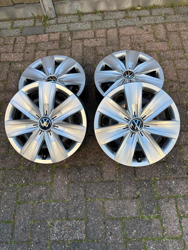 Stalen velgen VW T-Roc 16 inch met wieldoppen, Ophalen, Gebruikt