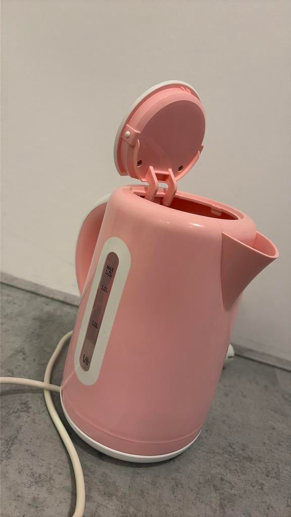 Roze waterkoker, 1 tot 2 liter, Ophalen of Verzenden, Zo goed als nieuw