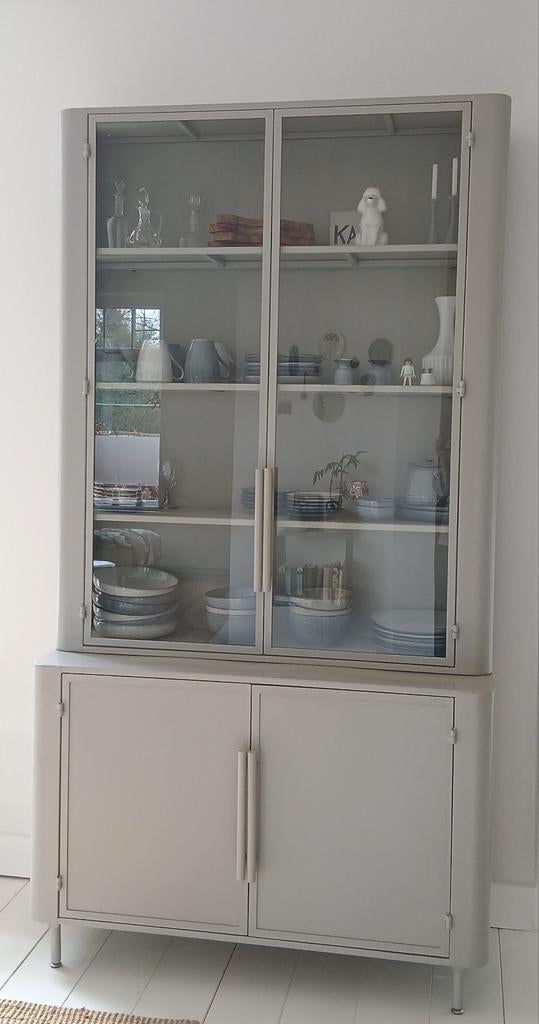 BePureHome _ Unlock Greige Vitrinekast, (Classic Cabinet), Huis en Inrichting, Kasten | Vitrinekasten, Ophalen, 50 tot 100 cm
