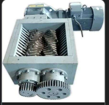 Gezocht Industriële Shredder / Hakselaar Afvalverwerking, Ophalen of Verzenden