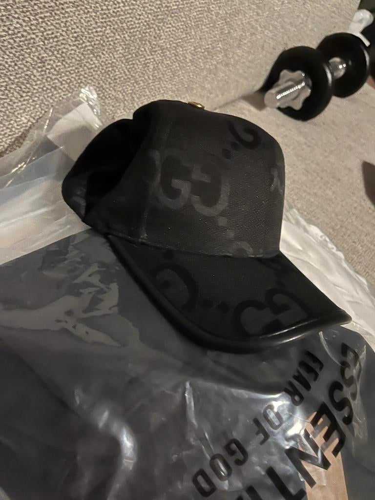 Gucci pet jumbo letters zwart, Kleding | Dames, Hoeden en Petten, Ophalen of Verzenden, Zo goed als nieuw, One size fits all, Pet