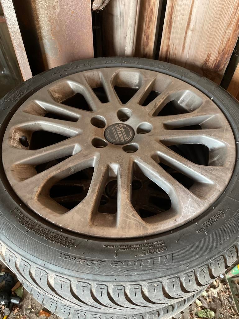 Set winterbanden op velg., Auto-onderdelen, Banden en Velgen, Ophalen, Gebruikt, Banden en Velgen, 17 inch