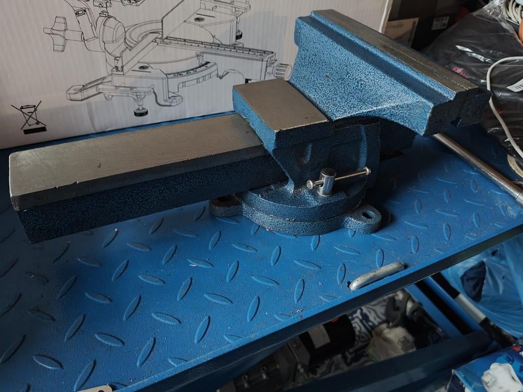 Bankschroef, Doe-het-zelf en Verbouw, Werkbanken, Ophalen, Minder dan 70 cm, Bankschroef