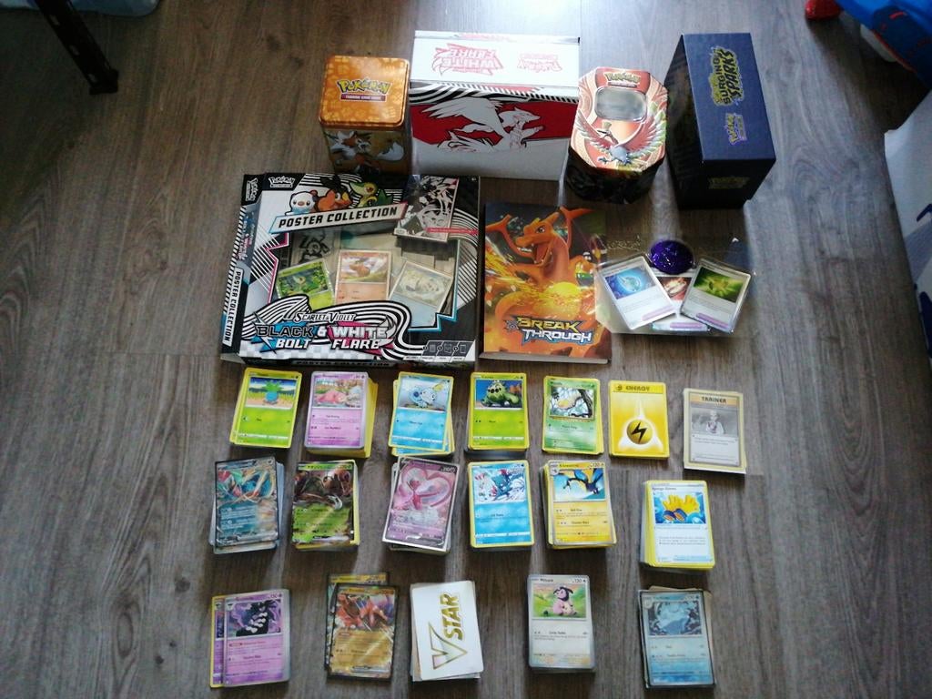 Pokemon kaarten 1400 kaarten en extra's, Ophalen, Zo goed als nieuw, Meerdere kaarten, Foil