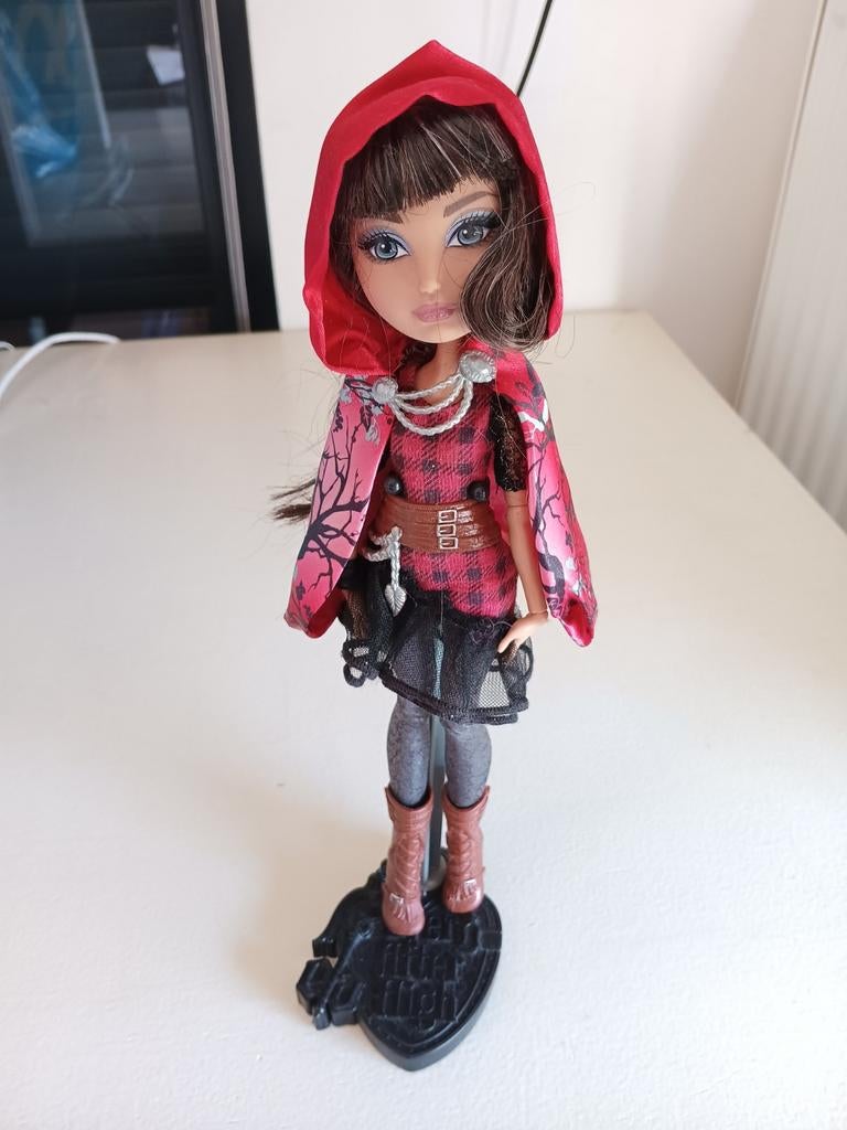 Ever after high pop Cerise hood, Ophalen of Verzenden, Gebruikt, Pop