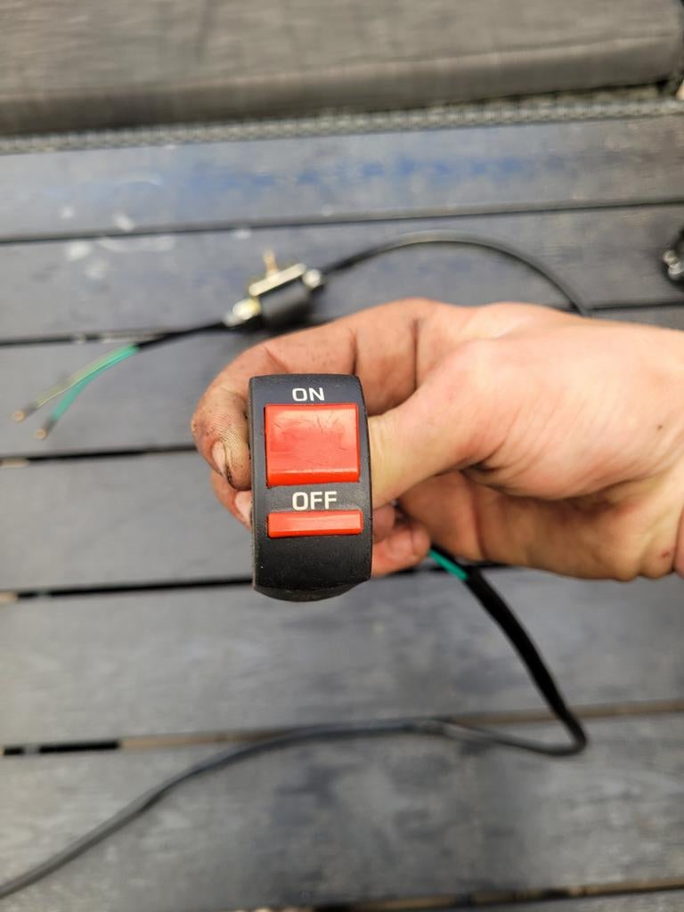 Aan uit knop, Fietsen en Brommers, Ophalen, Zo goed als nieuw, Overige typen, Geen idee