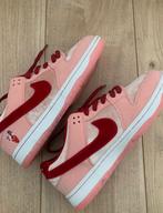 Nike SB Dunk Low Strangelove Skate Schoenen Maat 38, Kleding | Dames, Schoenen, Ophalen of Verzenden, Nieuw, Roze, Sneakers of Gympen