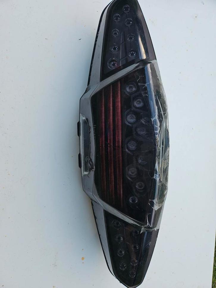 Achterlichtkap BMW K1600GT - Gebarsten, maar functioneel, Motoren, Onderdelen | BMW, Gebruikt, Ophalen of Verzenden