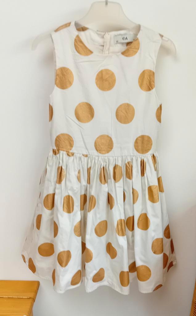 jurkje met gouden stippen maat 122 /128, Kinderen en Baby's, Babykleding | Maat 74, Zo goed als nieuw, Meisje, Ophalen of Verzenden