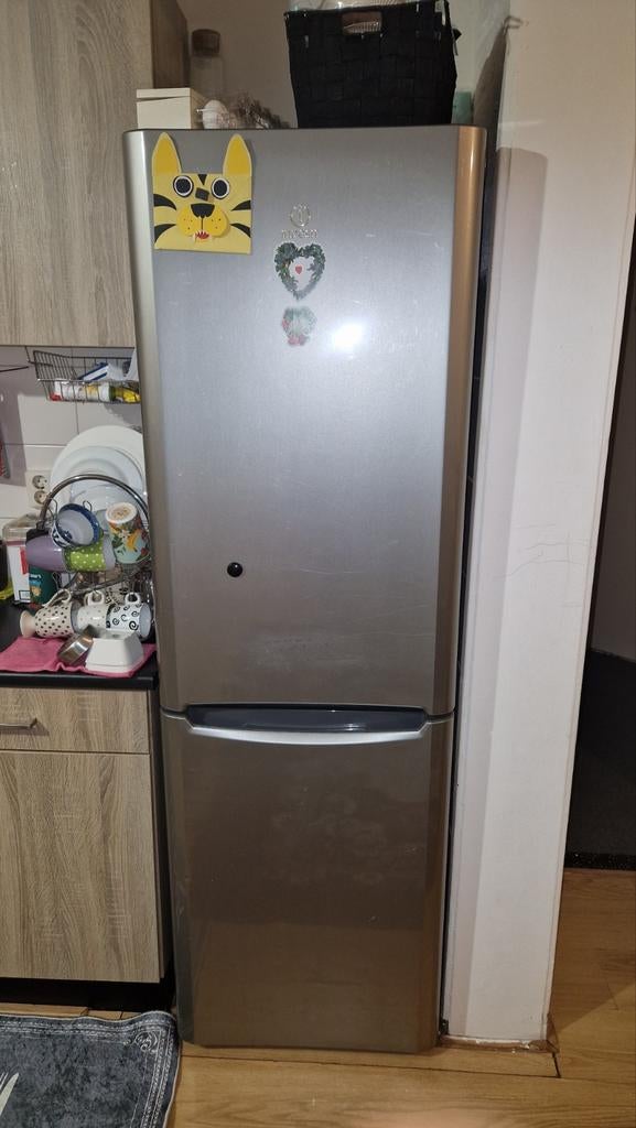 Indesit Koel-vriescombinatie - Zilver, Witgoed en Apparatuur, Koelkasten en IJskasten, 150 tot 200 liter, Gebruikt, 60 cm of meer
