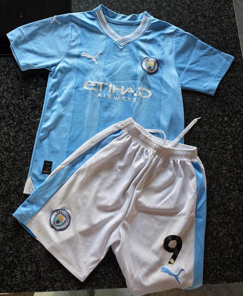 Tenue Manchester City Haaland nr 9, maat 128/137!, Maat XS of kleiner, Ophalen of Verzenden, Zo goed als nieuw, Shirt