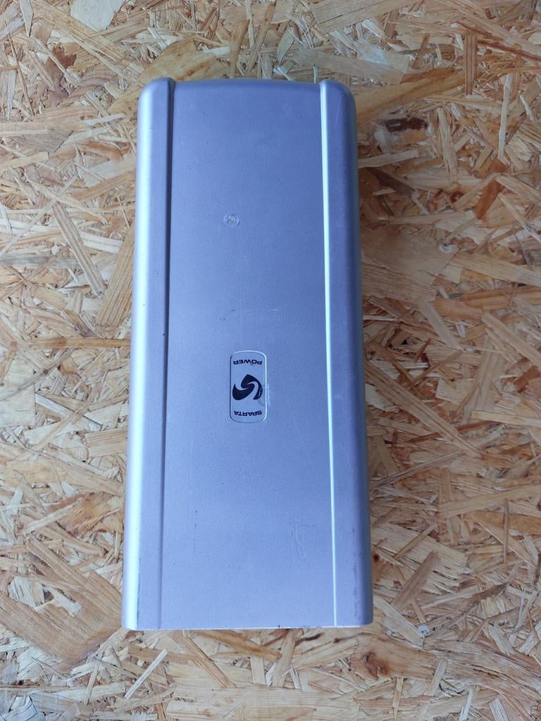 Sparta c-2 accu met nieuwe op lader, Fietsen en Brommers, Fietsaccessoires | Fietsaccu's, Ophalen, Gebruikt