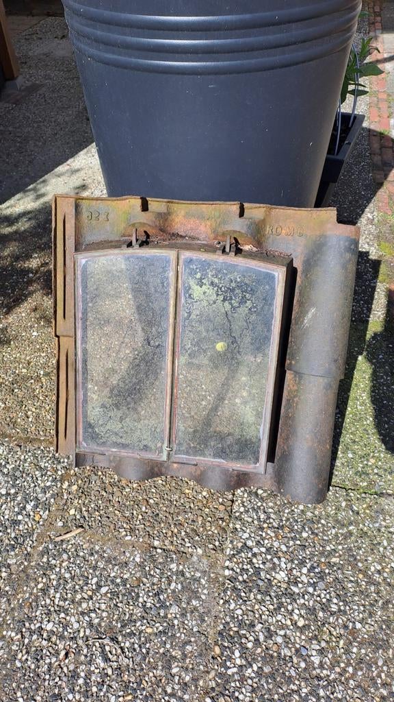 Zes pans gietijzeren dakraam, Ophalen, Gebruikt, Minder dan 80 cm, Minder dan 80 cm