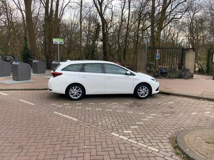 Toyota Auris Touring Sports 1.8 Hybrid Automaat – 2015 – Wit, Auto's, Toyota, Particulier, Auris, ABS, Achteruitrijcamera, Airbags