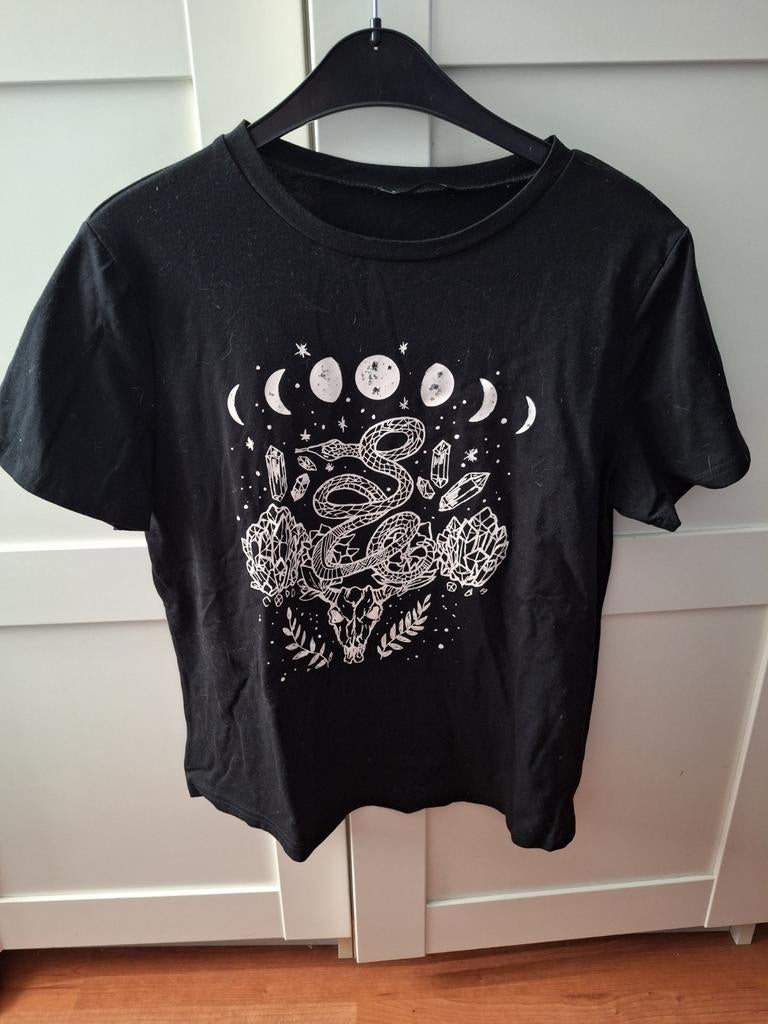 Zwart T-shirt met slang en maanprint, Kleding | Dames, T-shirts, Maat 38/40 (M), Zwart, Ophalen of Verzenden, Zo goed als nieuw