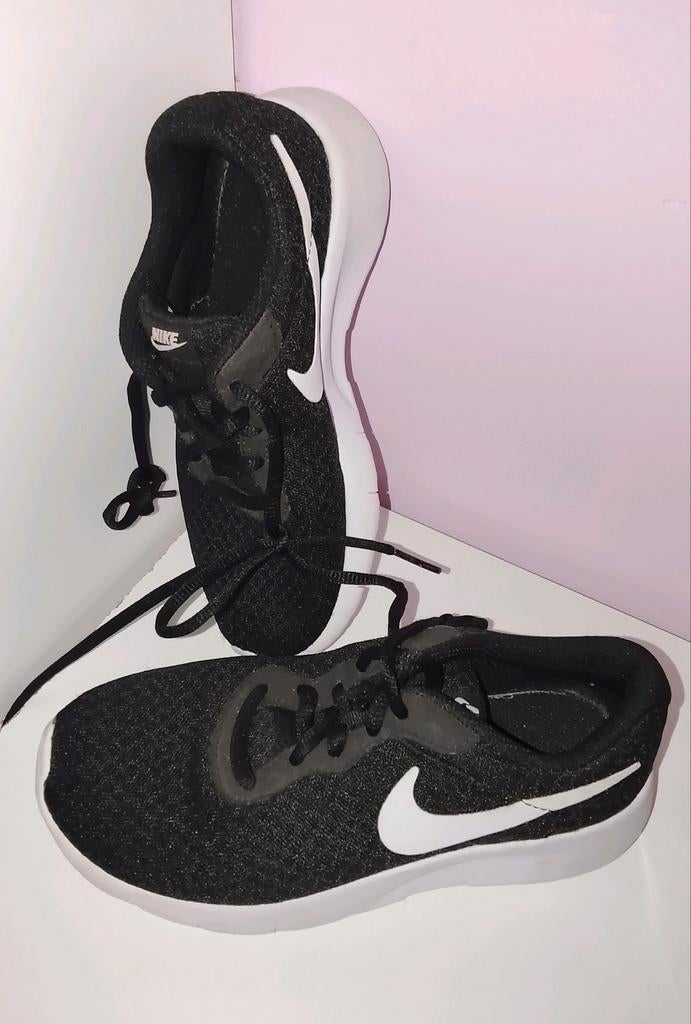 Nike sportschoenen maat 32, Ophalen of Verzenden, Zo goed als nieuw, Nike, Jongen of Meisje