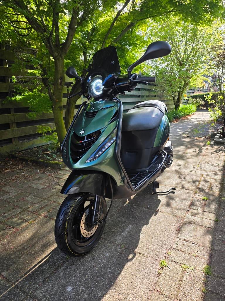 Stoere Piaggio Zip met geel kenteken! (Scooter brommer), Motoren, Tuning en Styling, Ophalen