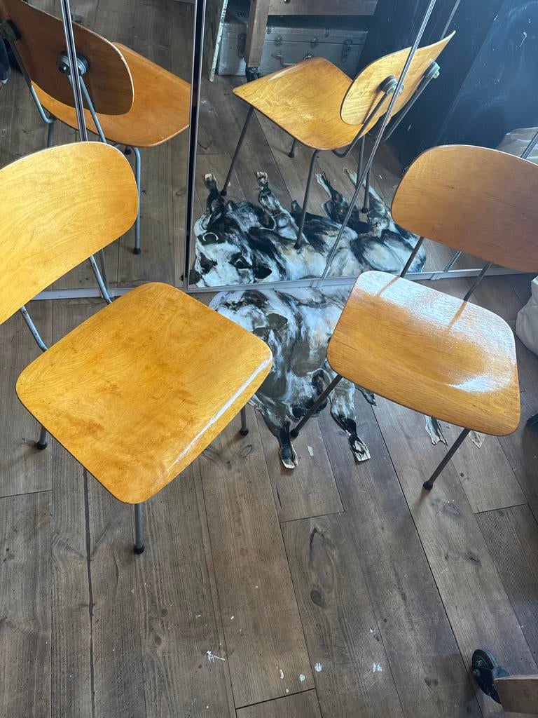 2 Gispen Model 116 stoelen uit 1953, Ophalen