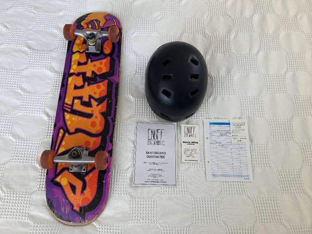 Skateboard Enuff met helm Decathlon, Sport en Fitness, Skateboarden, Ophalen of Verzenden, Gebruikt, Skateboard