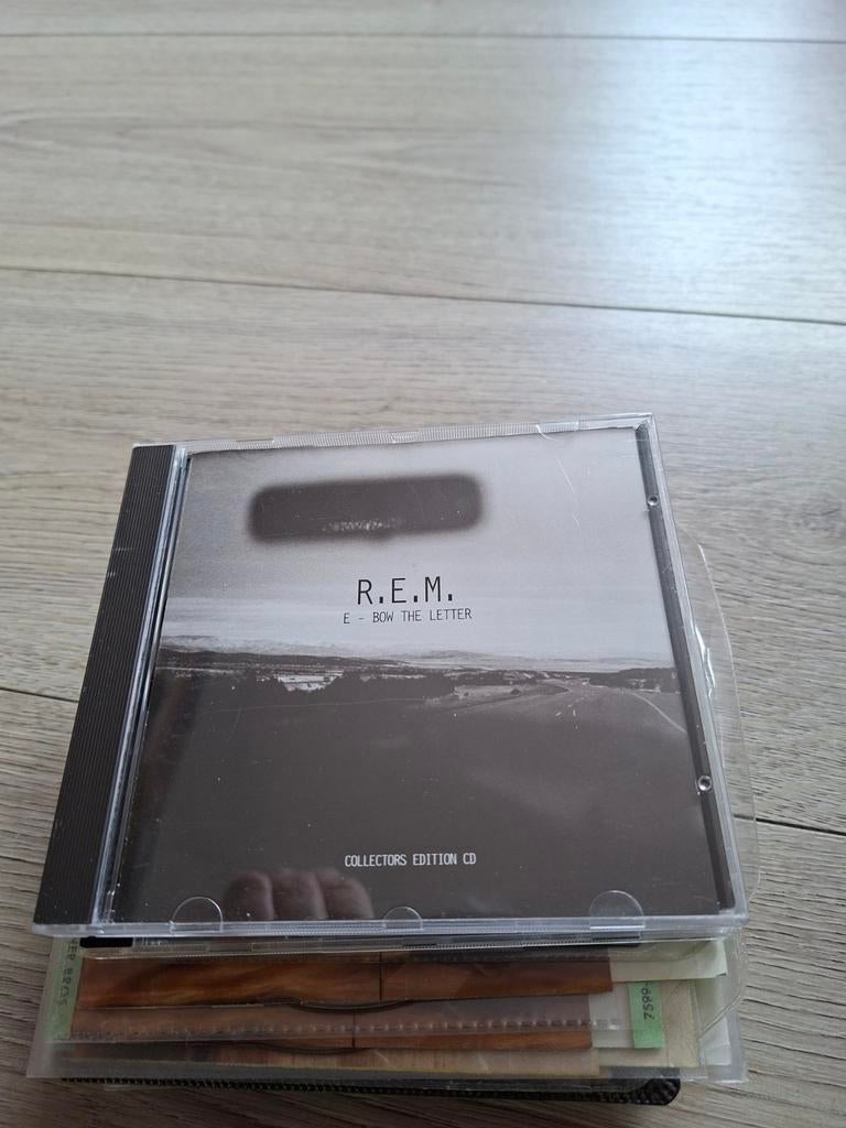 R.E.M. - E-bow the letter, collectors edition ep (4 nummers), Ophalen of Verzenden, 1960 tot 1980, Zo goed als nieuw