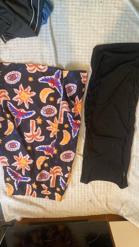 2 dames dress 1 skirt and dress size L, Ophalen, Zo goed als nieuw, Boven de knie