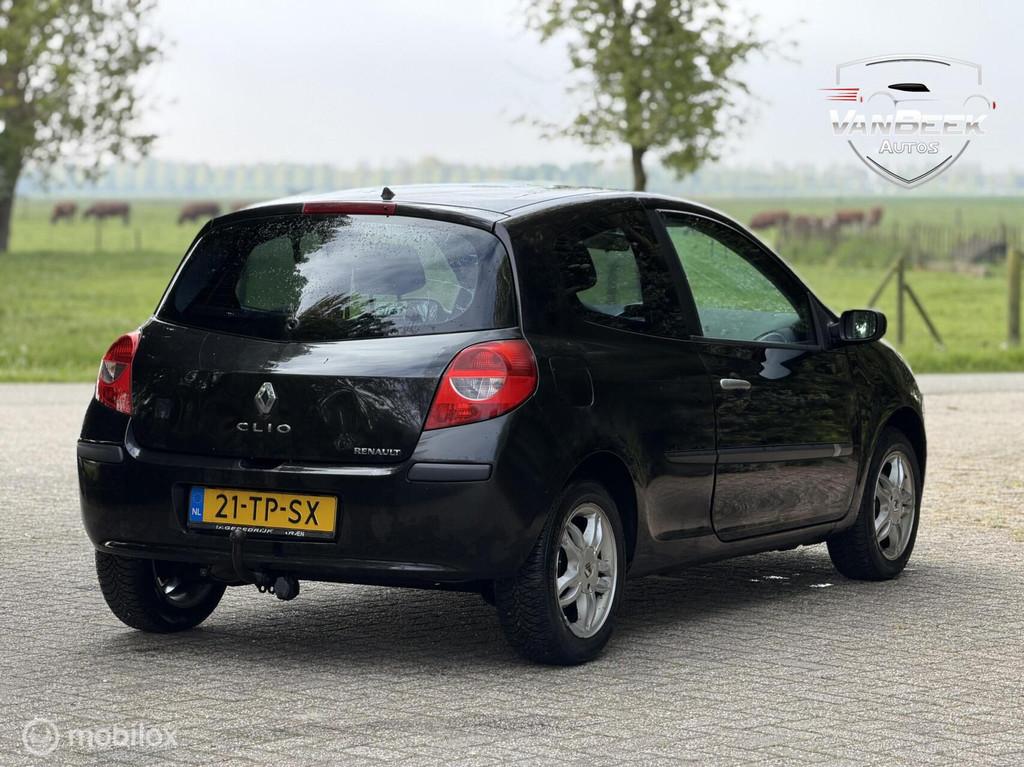 Renault Clio 1.2-16V Authentique Nieuwe Apk Airco Bluetooth, Voorwielaandrijving, 535 kg, Gebruikt, Zwart