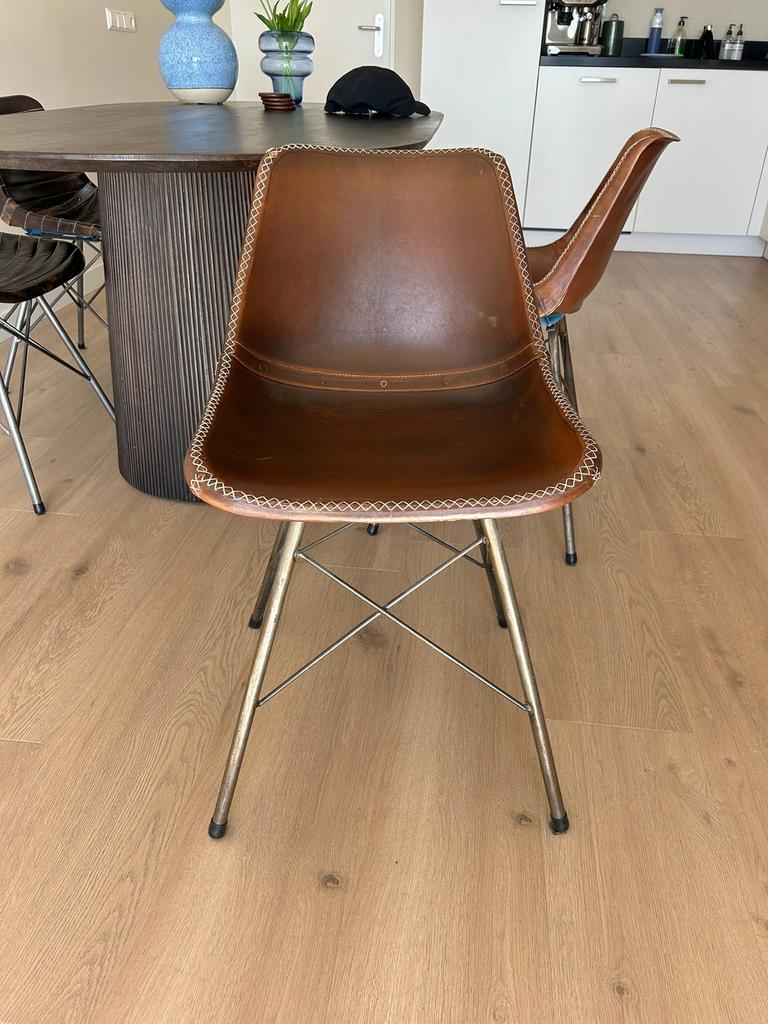 4 Riverdale leren stoelen met metalen frame, Ophalen, Gebruikt, Bruin, Vier