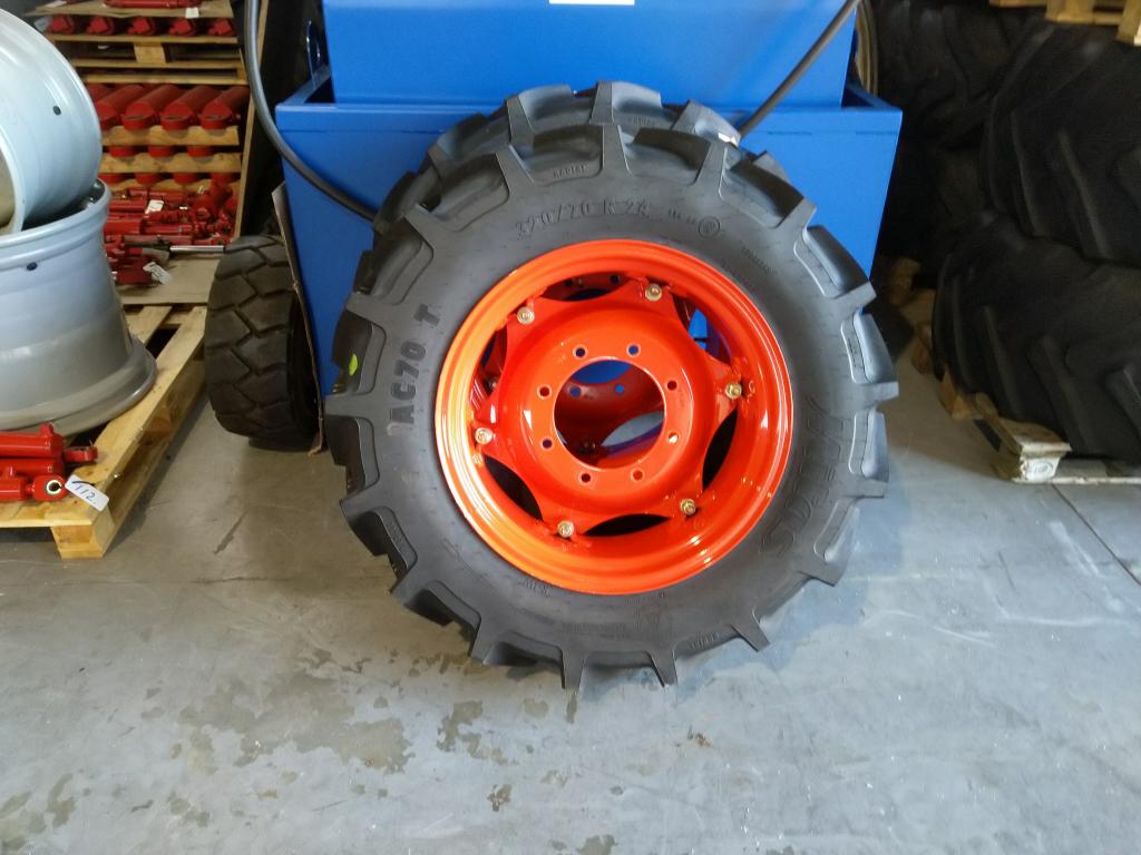 320/70 x R24 Mitas banden met velgen, Niet ingevuld, Niet ingevuld, Niet ingevuld