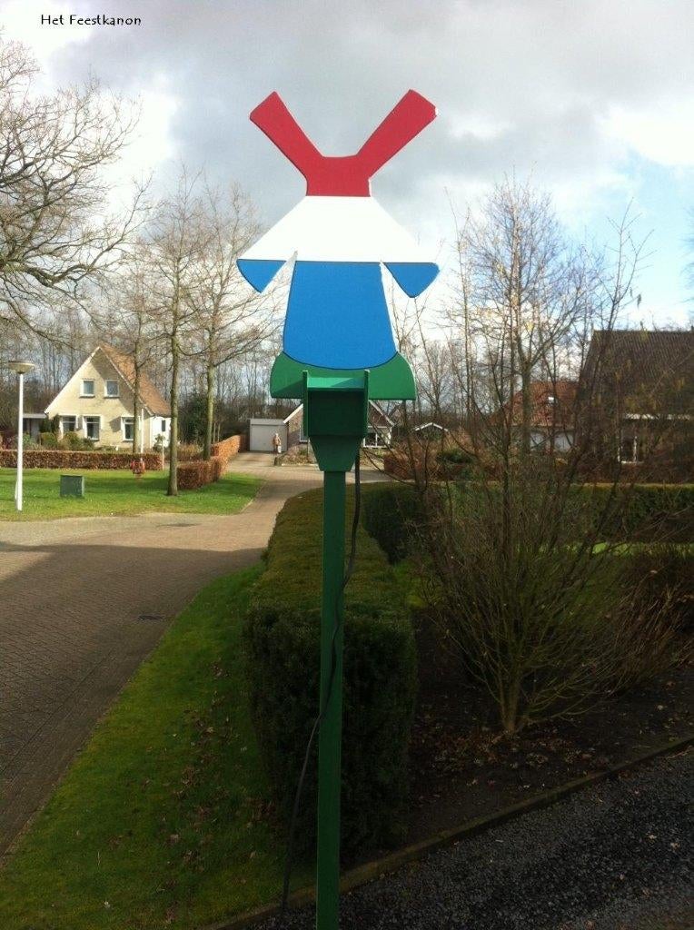 Straatversiering / feestpalen de Hollandsche molen te huur, Hobby en Vrije tijd, Feestartikelen | Verhuur, Zo goed als nieuw, Overige