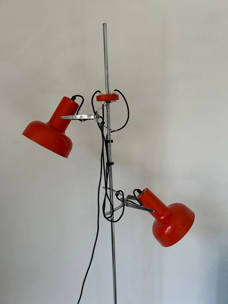 Vintage vloerlamp met twee oranje spots, Huis en Inrichting, Lampen | Vloerlampen, Ophalen of Verzenden, Gebruikt, Metaal, 150 tot 200 cm