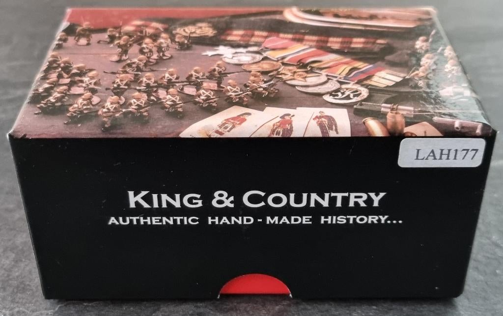 King & Country LAH177 WWII Berlin '38 German Officer w Sword, Ophalen of Verzenden, Zo goed als nieuw, Groter dan 1:35, Figuur of Figuren
