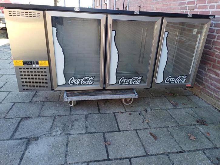 Coca-Cola Flessenkoeler 3 deurs, Zakelijke goederen, Horeca | Keukenapparatuur, Koelen en Vriezen, Gebruikt, Ophalen of Verzenden