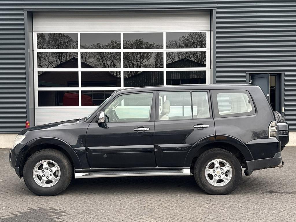 Mitsubishi PAJERO 7 persoons 3.0 V6 2.972cc 133kW (181pk) 4x, Automaat, Gebruikt, Beige, Elektrische ramen