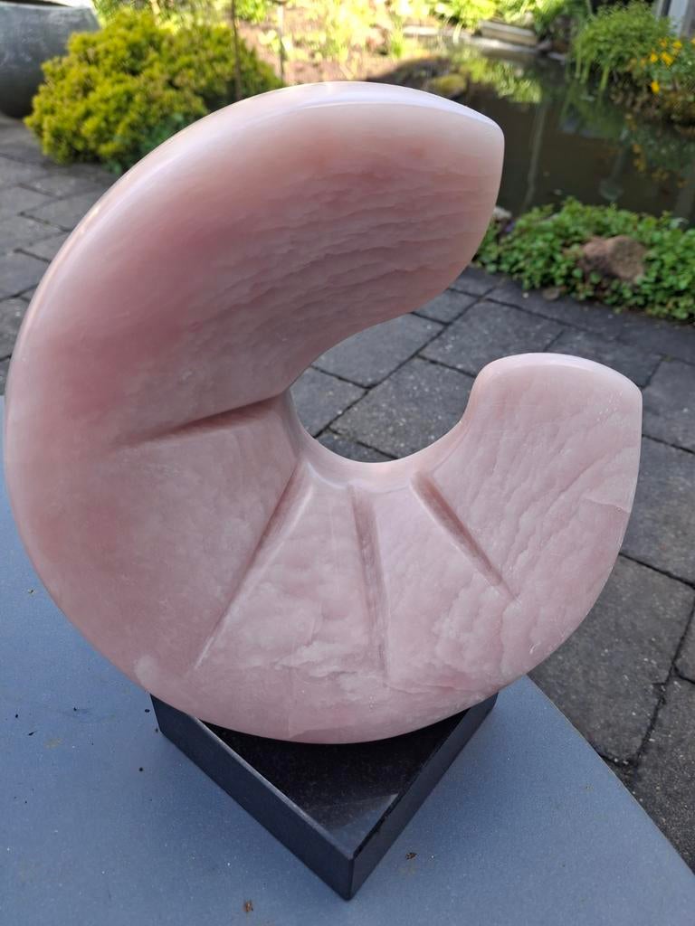 Prachtig Roze Chinese Speksteen Beeld met Marmeren Voet, Ophalen