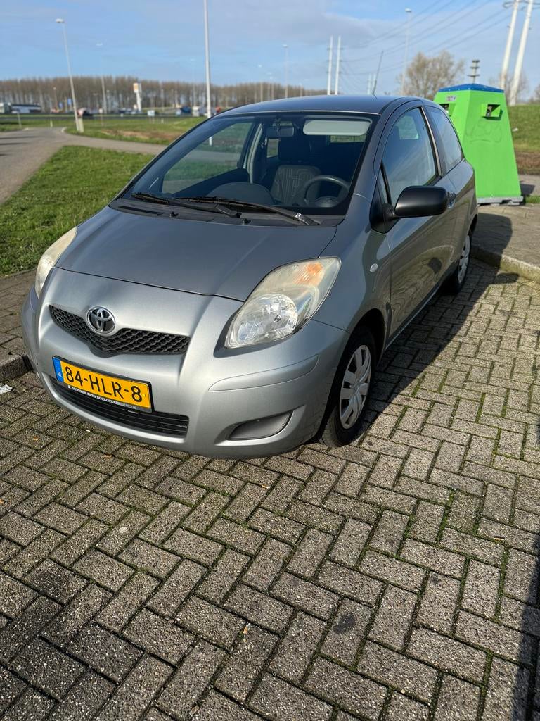 Toyota Yaris 1.0 12V Vvt-i 3DR Terra 2009 Grijs airco nap, Auto's, Toyota, Yaris, Benzine, A, Hatchback, Handgeschakeld, Origineel Nederlands