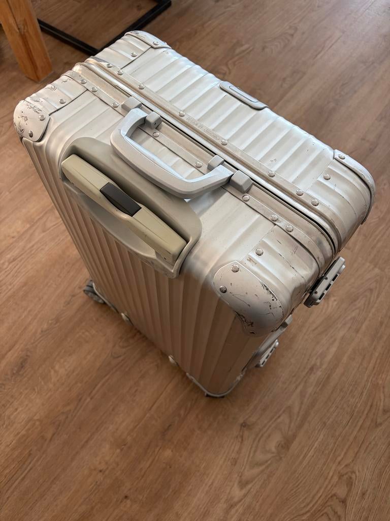 Rimowa Koffer uit 2017 - Recent onderhoud gehad, 60 tot 70 cm, Gebruikt, Ophalen of Verzenden, Metaal
