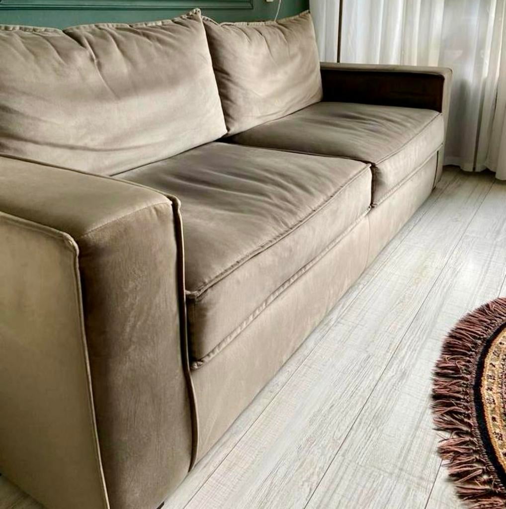 Velvet bank van Bohmer in Taupe, Ophalen, Gebruikt, Driepersoons, 75 tot 100 cm