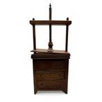 Antieke miniatuur linnenpers, Antiek en Kunst, Ophalen of Verzenden