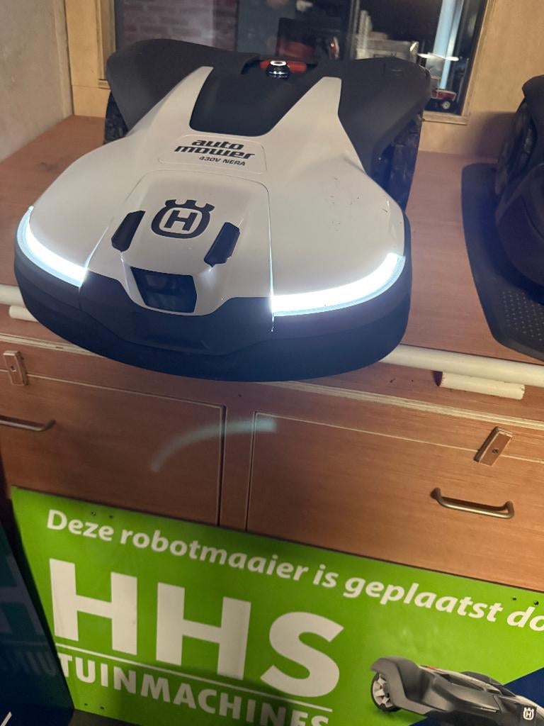 husqvarna automower 305v 405 ve nera ( ai en vision camera!), Ophalen of Verzenden, Nieuw, 50 cm of meer