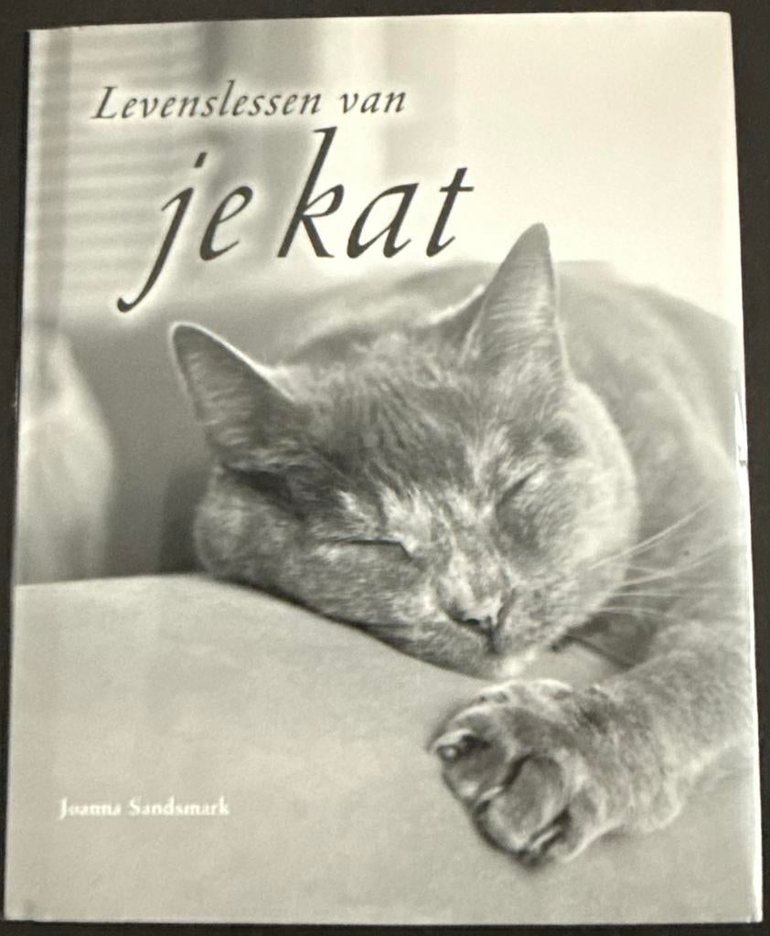 Boek Levenslessen van je kat, Ophalen of Verzenden, Zo goed als nieuw, Katten