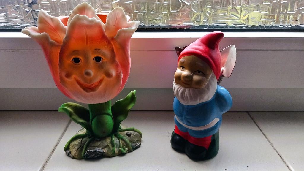 Pakket 11 - Tuin E - Kleine tuinkabouter & blijde bloempot, Ophalen, Nieuw, Tuinkabouter